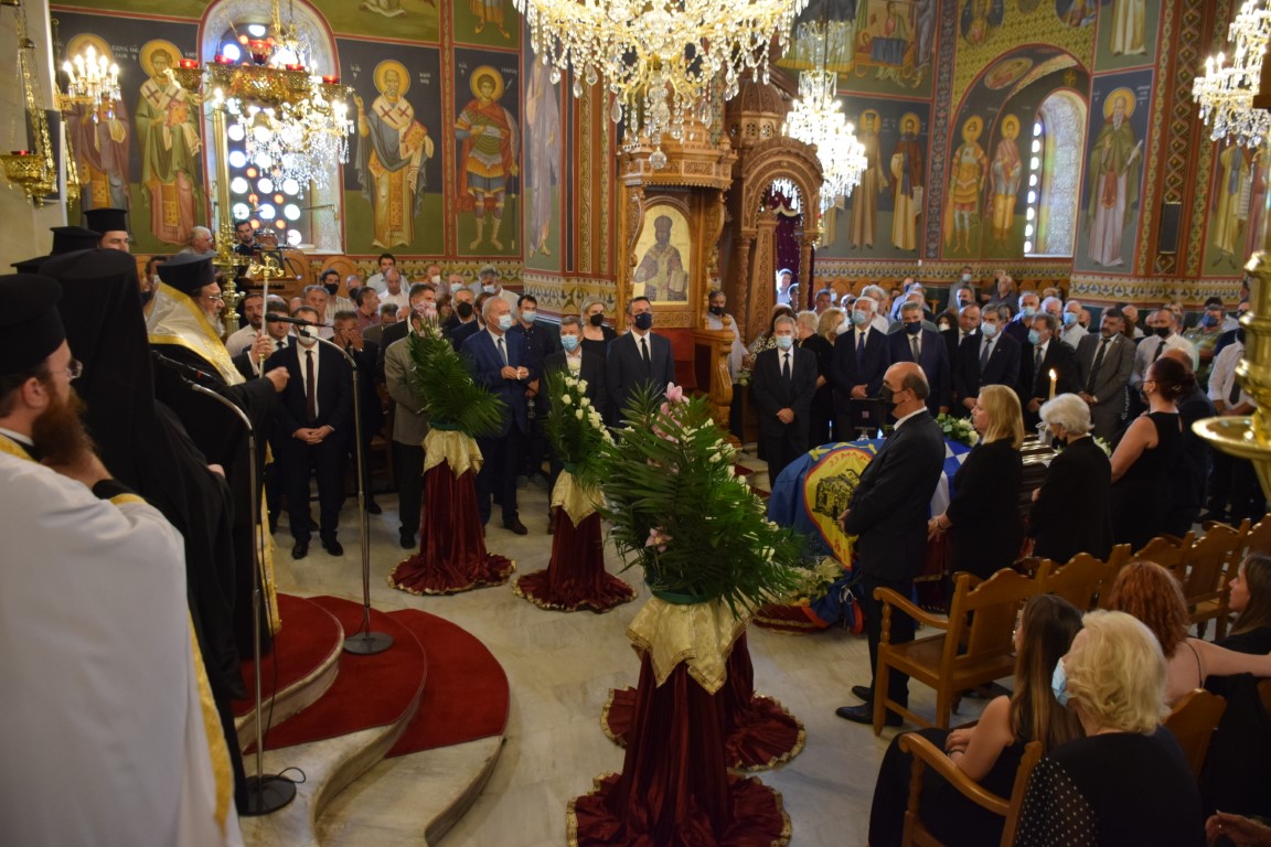 Καλαμάτα κηδεία Κουμάντου (6)