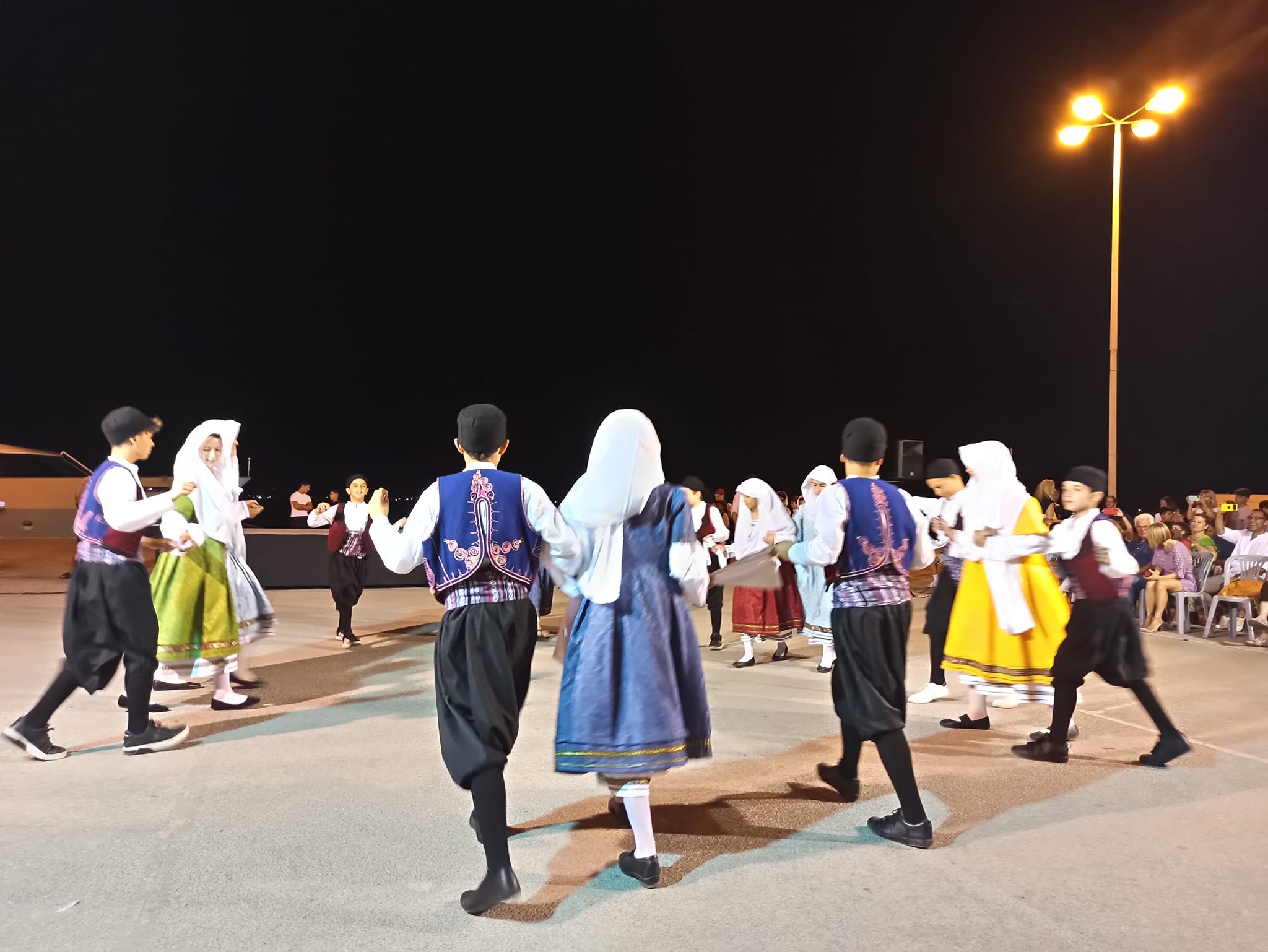 Παραδοσιακοί χοροί από μαθητές στο λιμάνι Ναυπλίου (3)