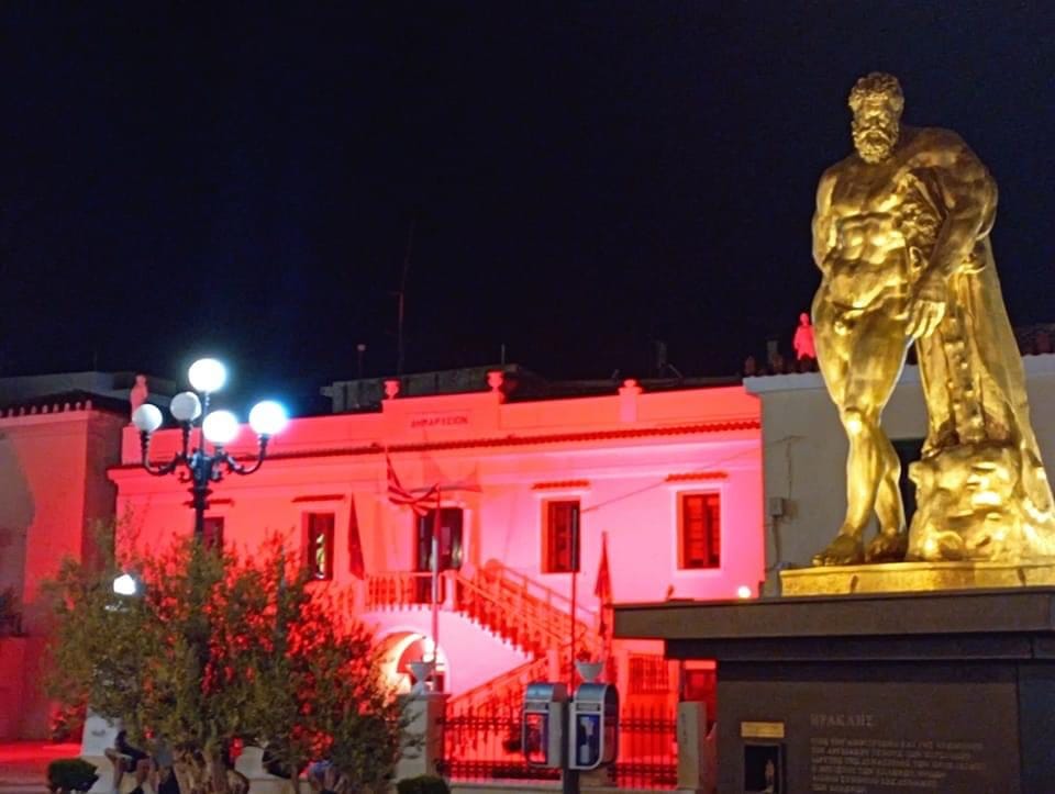 Άργος: «Βάφτηκε» κόκκινο το Δημαρχείο για την Παγόσμια Ημέρα Εθελοντή Αιμοδότη