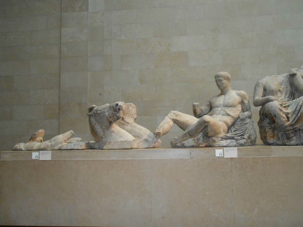Η αίθουσα των γλυπτών του Παρθενώνα στο Βρετανικό Μουσείο