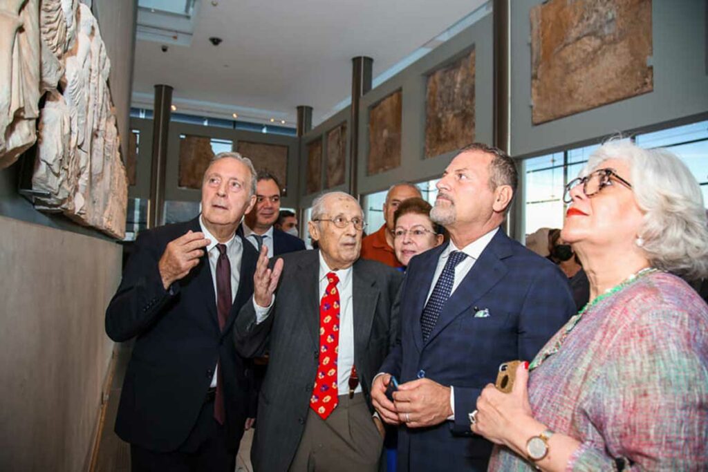 Η ελληνική αποστολή στην Επιτροπή της unesco στο Παρίσι