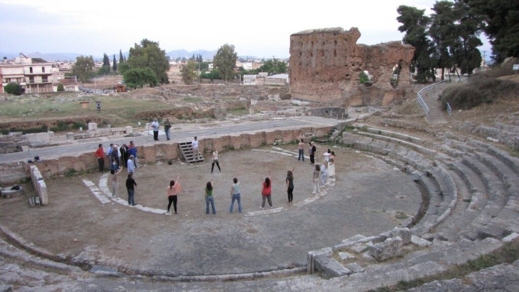 Θέατρο Πρόταση πίσω από τις πικροδάφνες 1 1