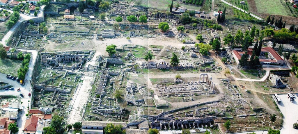 Εικ.1 Αεροφωτογραφία του αρχαιολογικού χώρου της αρχαίας Κορίνθου