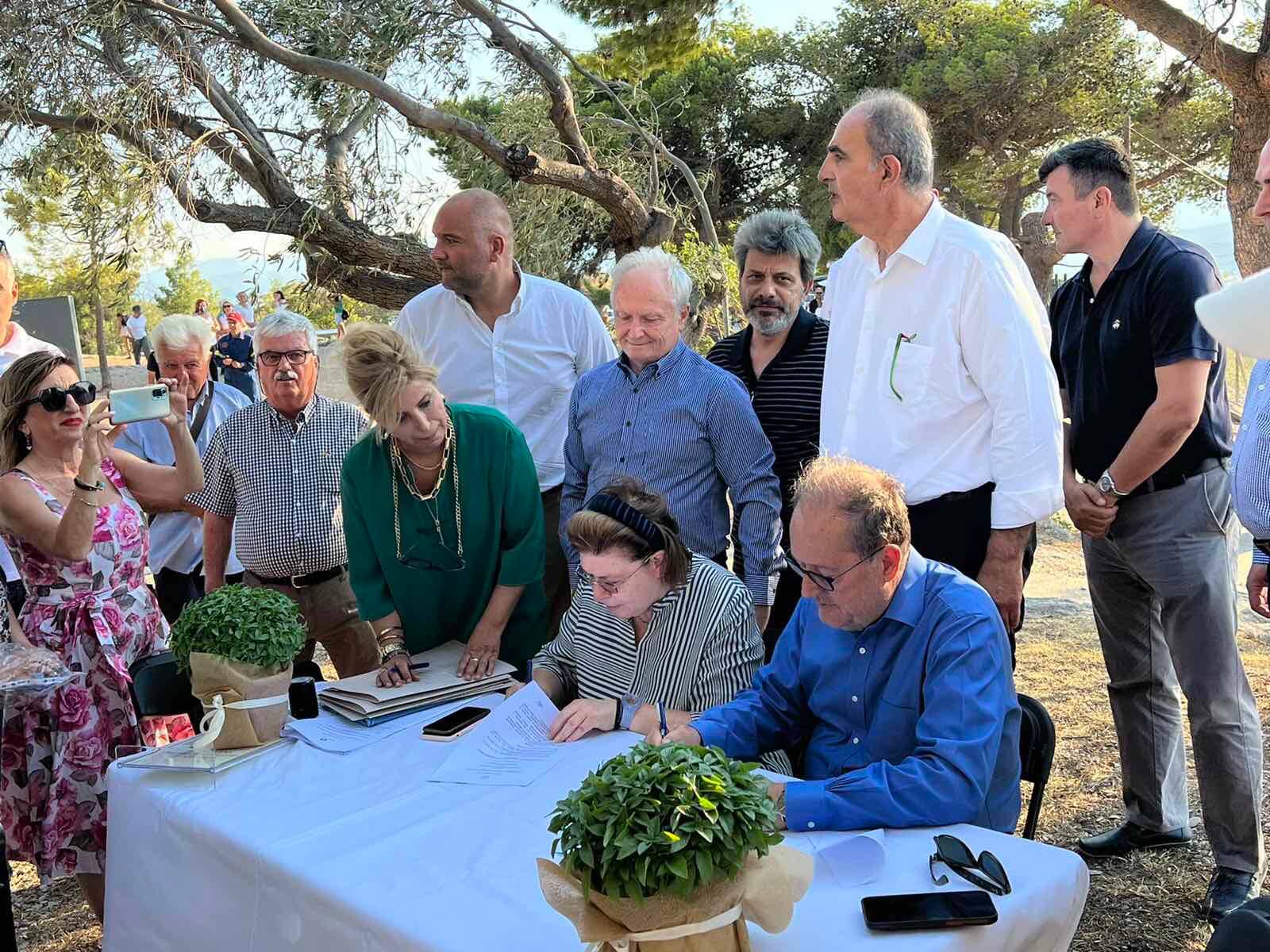 επίσκεψη μενδώνη Ιουλ 22 8