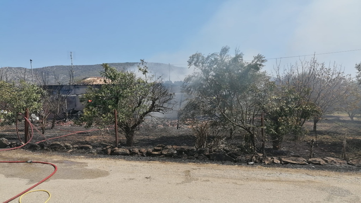 Ερμιονίδα: Κάηκε σπίτι από φωτιά στην περιοχή του Καταφυγίου Ερμιόνης