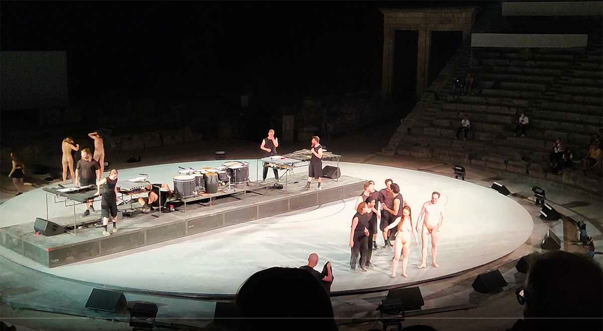 Αρχαίο Θέατρο Επιδαύρου: Λαύρα η Κάρμεν Ρουγγέρη κατά των πειραματισμών στα έργα