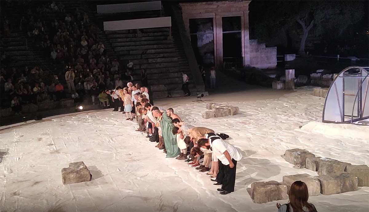 Επίδαυρος: Ενθουσιάστηκε το κοινό από την κλασσική παράσταση Αίας του Σοφοκλή