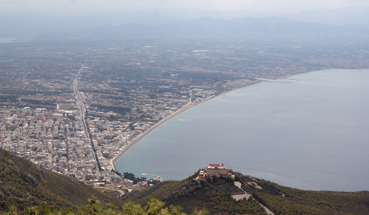 Ότι πρέπει για κοντινές αποδράσεις: Η κοσμοπολίτικη πόλη της Πελοποννήσου που φημίζεται για τα ιαματικά νερά
