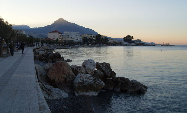 Ξυλόκαστρο (3)