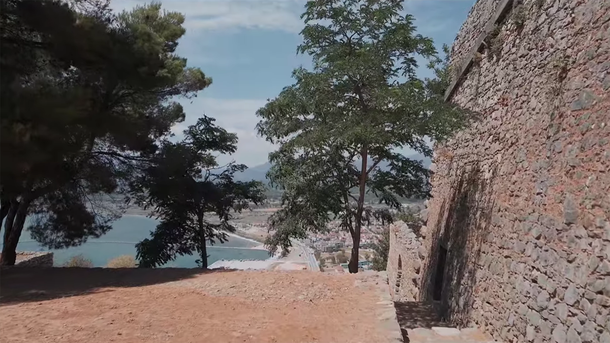 Το Παλαμήδι σε 4K – Βλέποντας πιάτο όλο το Ναύπλιο από το επιβλητικό φρούριο
