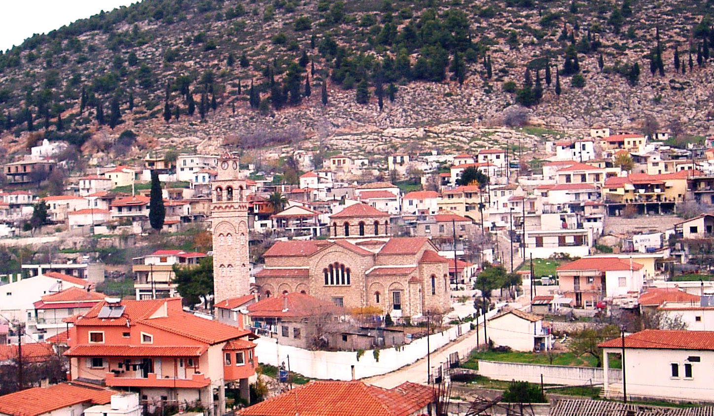 Δεν πάει το μυαλό σου: Το μοναδικό χωριό στην Πελοπόννησο με τόσα αξιόλογα εκκλησιαστικά μνημεία