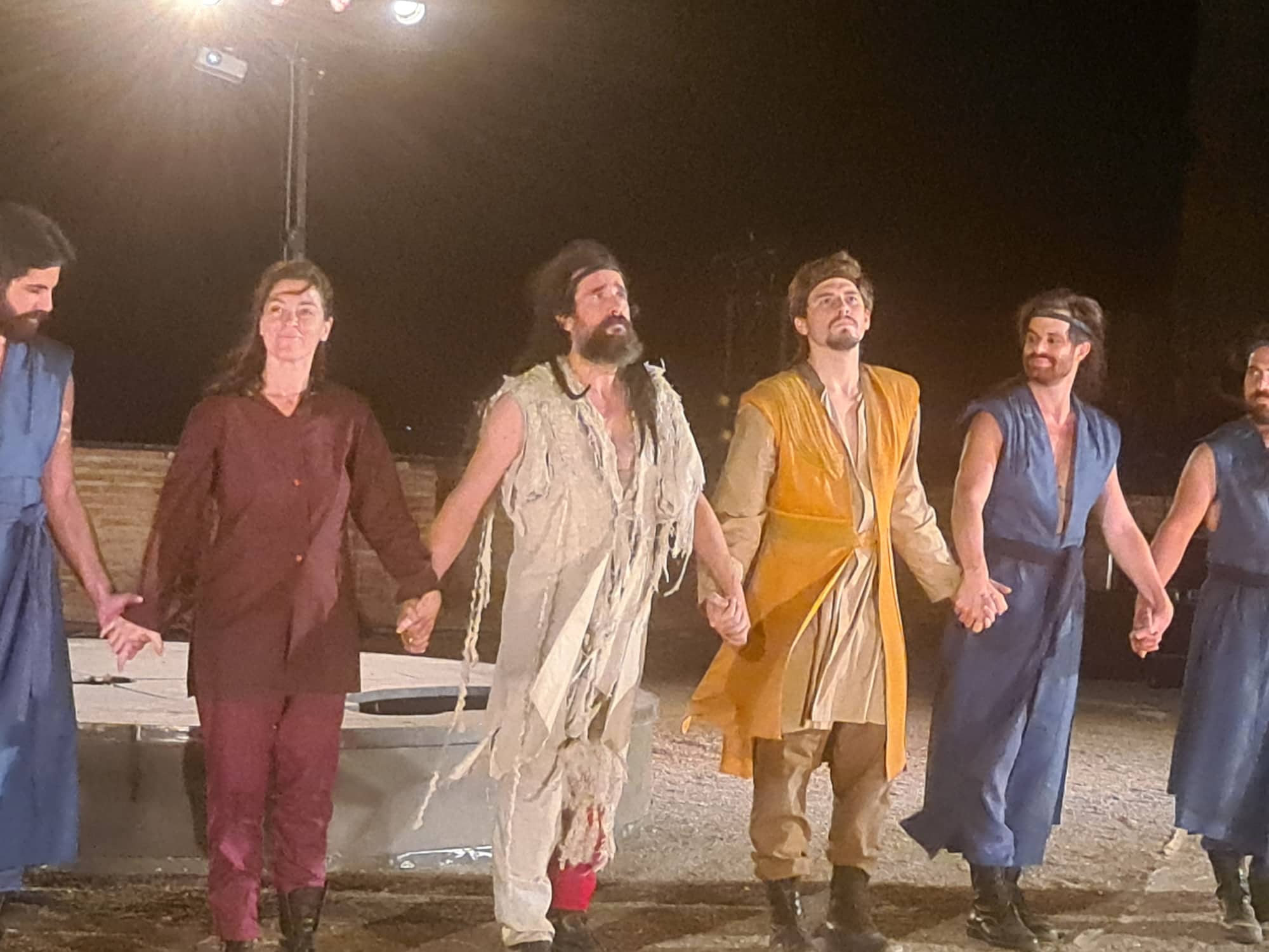 Άργος: Ο «Φιλοκτήτης» της Καμίνσκι με τον θηλυκό Οδυσσέα έφερε κοσμοσυρροή στο Αρχαίο Θέατρο