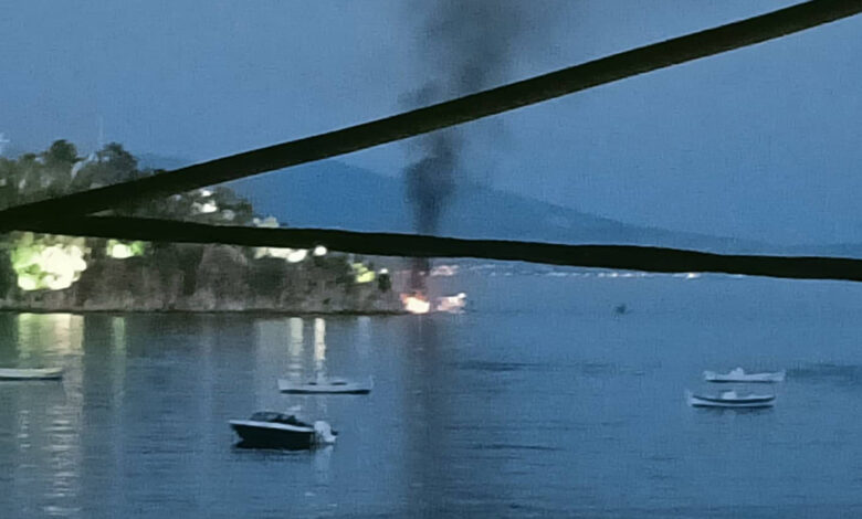 Φωτιά σκάφος Τολό
