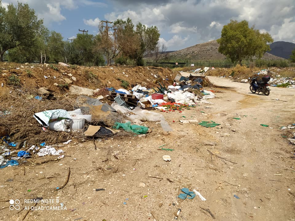 Σκουπίδια ρέμα περιοχή Ναυπλίου (3)