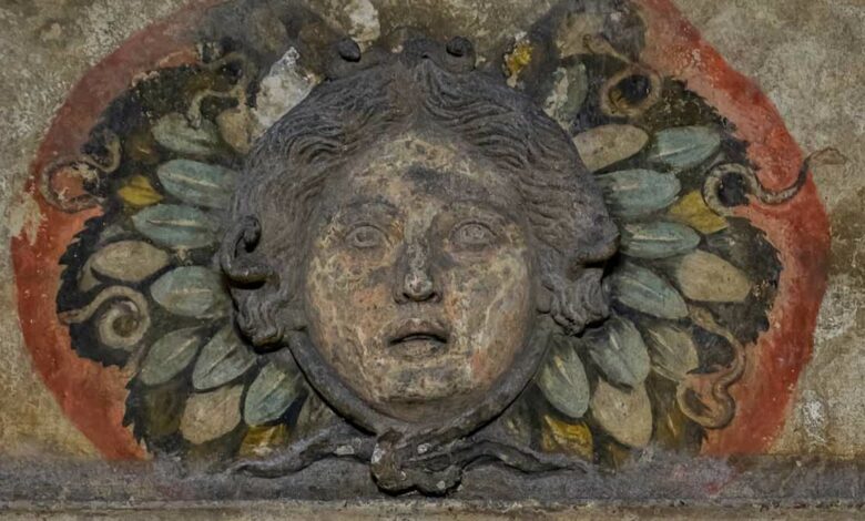 la gorgone (medusa) all'ipogeo dei cristalli