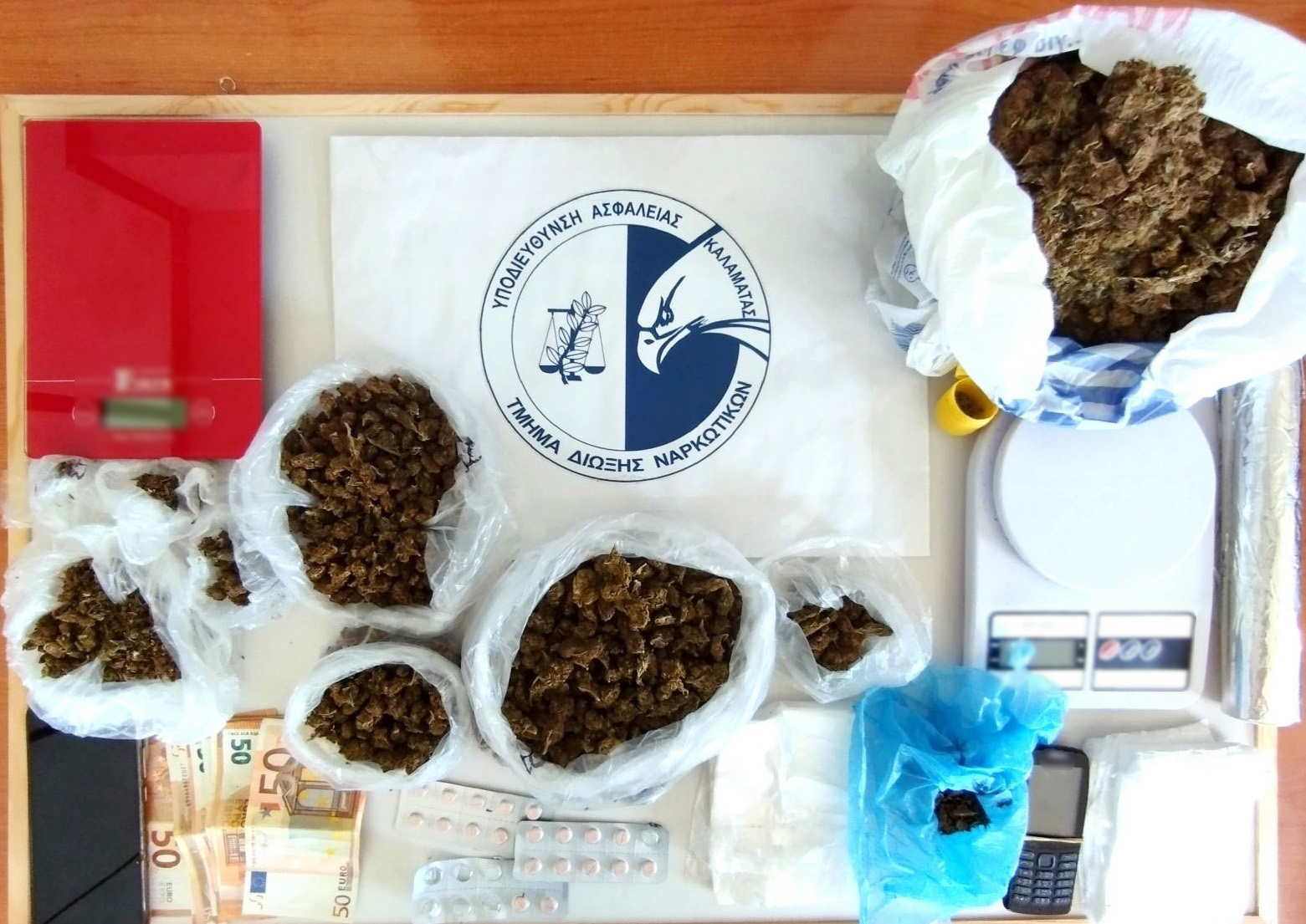 Καλαματιανοί αστυνομικοί συνέλαβαν δύο άτομα για ναρκωτικά στην Αττική