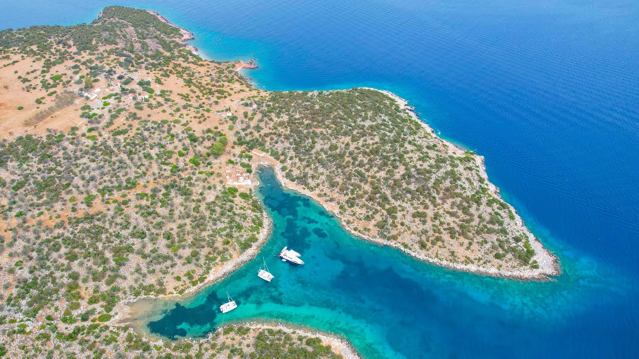Το άγονο νησί ανάμεσα σε Ερμιόνη και Ύδρα όπου βρέθηκε το αρχαιότερο ναυάγιο στον κόσμο