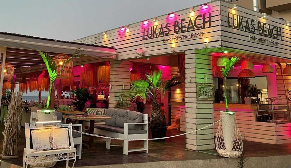 Εικ.1 Εξωτερικό του lukas beach bar restaurant