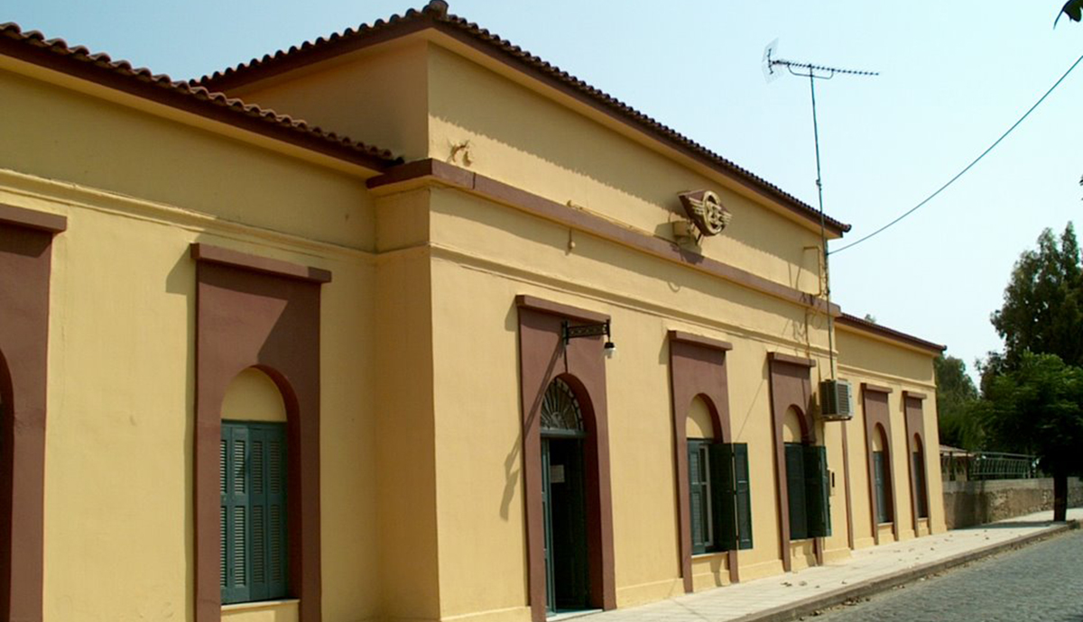 Αίγιο: Ο παλιός Σιδηροδρομικός Σταθμός μεταμορφώνεται για το Φεστιβάλ Πριμαρόλια 2022 Τροχιές