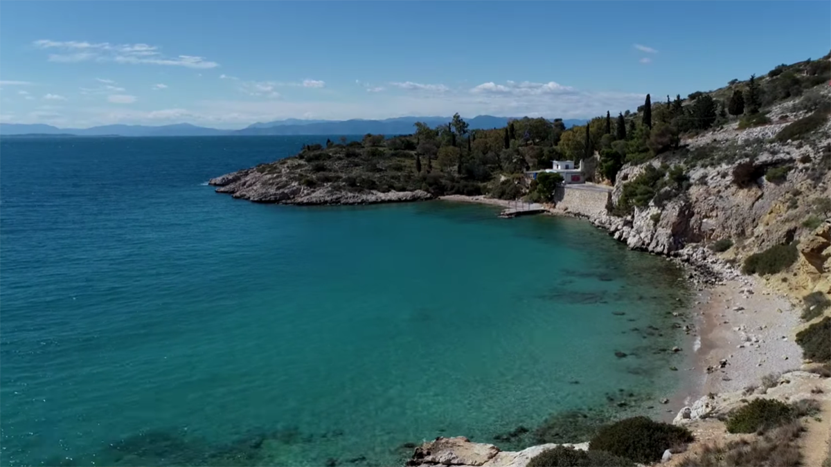 Βαρδάρης: Κι’ όμως αυτή η διπλή παραλία δεν βρίσκεται στη Θεσσαλονίκη αλλά μόλις μισή ώρα από την Αθήνα
