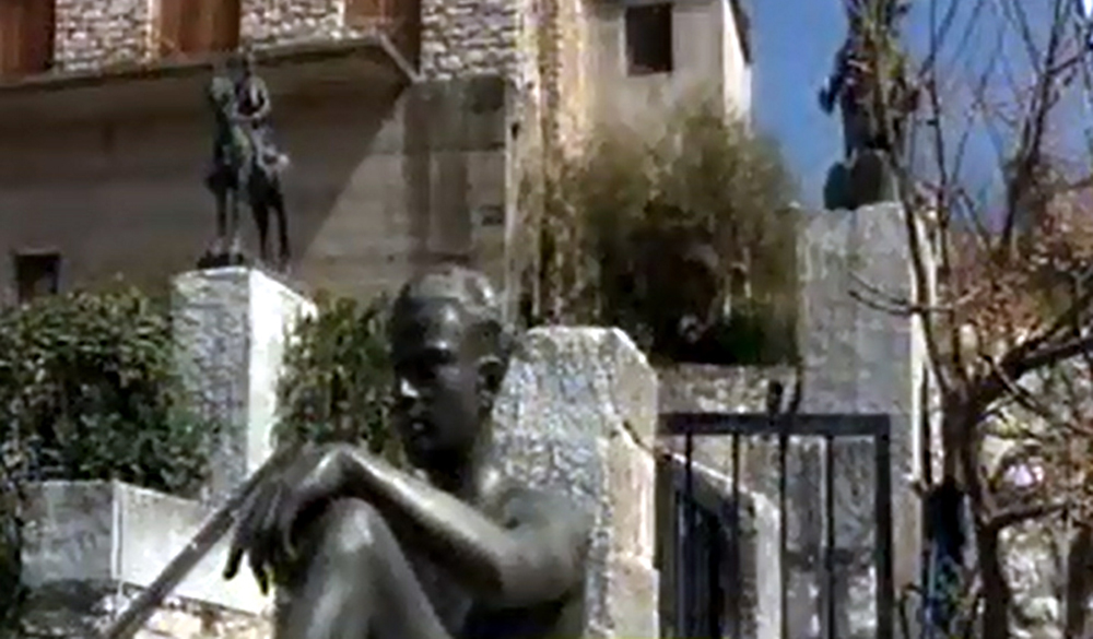 Σιδηρόκαστρο Μεσσηνίας: Πώς βρέθηκαν τόσα πολλά αγάλματα σε ένα τόσο μικρό χωριό
