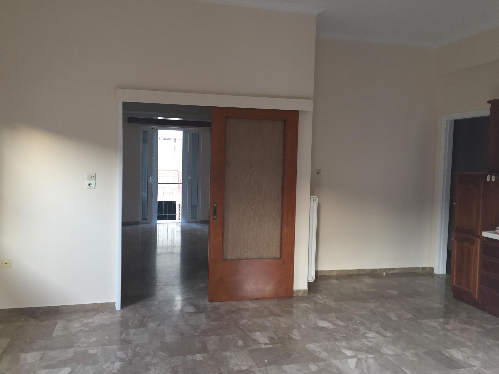 «Πράσινο φως» για το νέο «Ανακαινίζω»: Έως 36.000 ευρώ για κουζίνα, μπάνιο και κουφώματα – Ποιοι δικαιούνται και τι χρηματοδοτείται