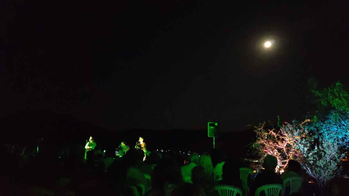 Λυγουριό: Ωδή στην Αυγουστιάτικη πανσέληνο – Ανέτειλε η σελήνη τραγουδώντας στην Επιδαύρια Γη