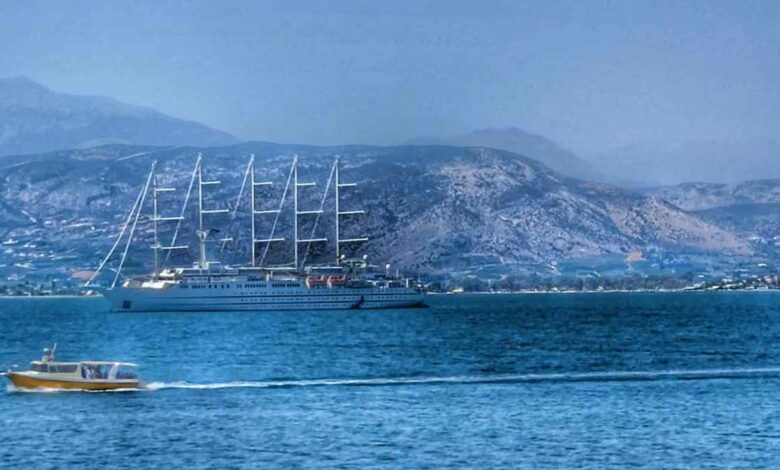 Κρουαζιερόπλοιο wind surf στο Ναύπλιο / ΦΩΤΟ Δημήτρης Μπέκας