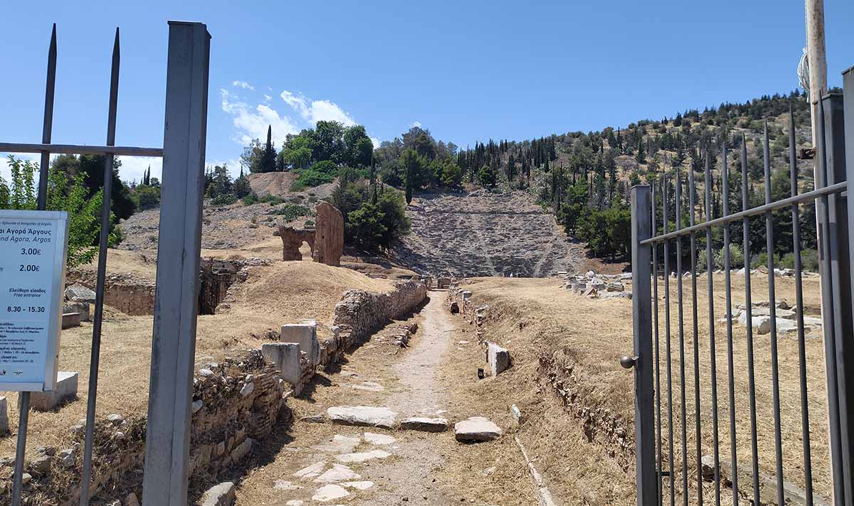 Το Τμήμα Θεατρικών Σπουδών Ναυπλίου στο Άργος με αποσπάσματα από Ευριπίδη