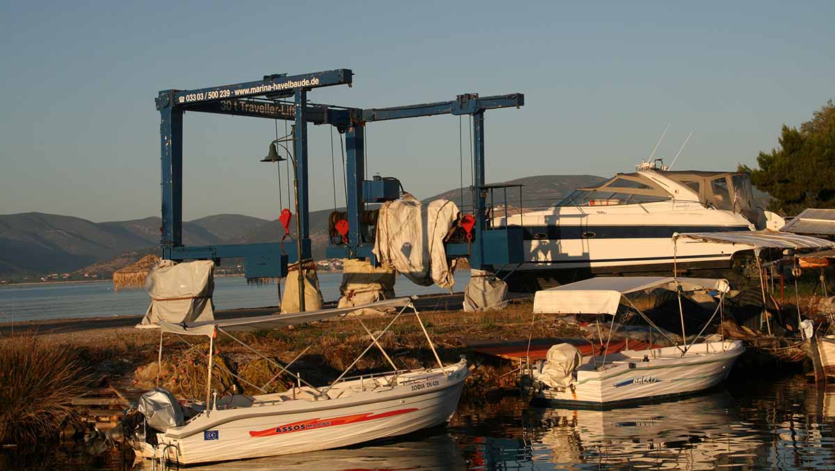 Νέα Κίος: Αγκυροβολημένη βάρκα βρέθηκε ξαφνικά στον πάτο της θάλασσας