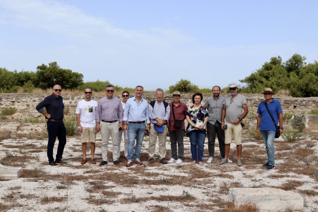 Εικ.1 Ξενάγηση στη Βασιλική του Αγίου Λεωνίδη στο Λέχαιο, 01.10.2022. Πηγή klife Η ζωή στην Κορινθία