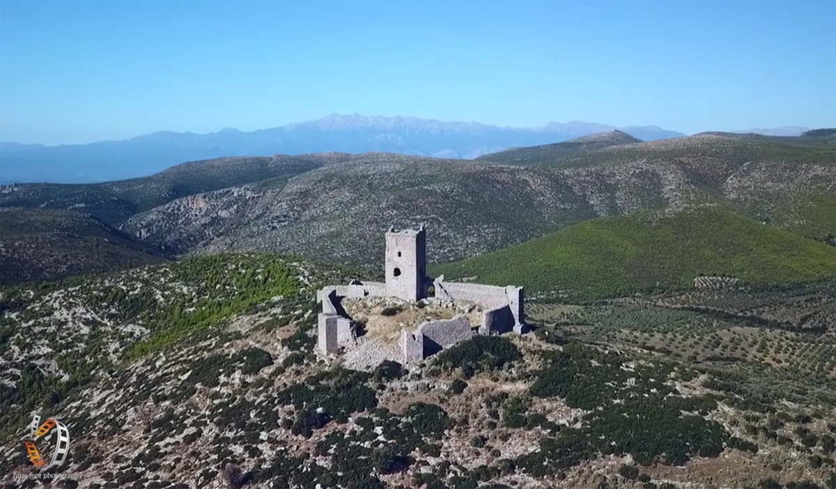 Το κομβικό κάστρο του Πάρνωνα σε σχήμα τραπεζίου που ελάχιστοι γνωρίζουν (Βίντεο)