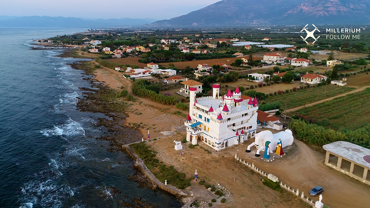 Το πιο περίεργο κάστρο της Πελοποννήσου που ξυπνά παιδικές αναμνήσεις (Βίντεο)