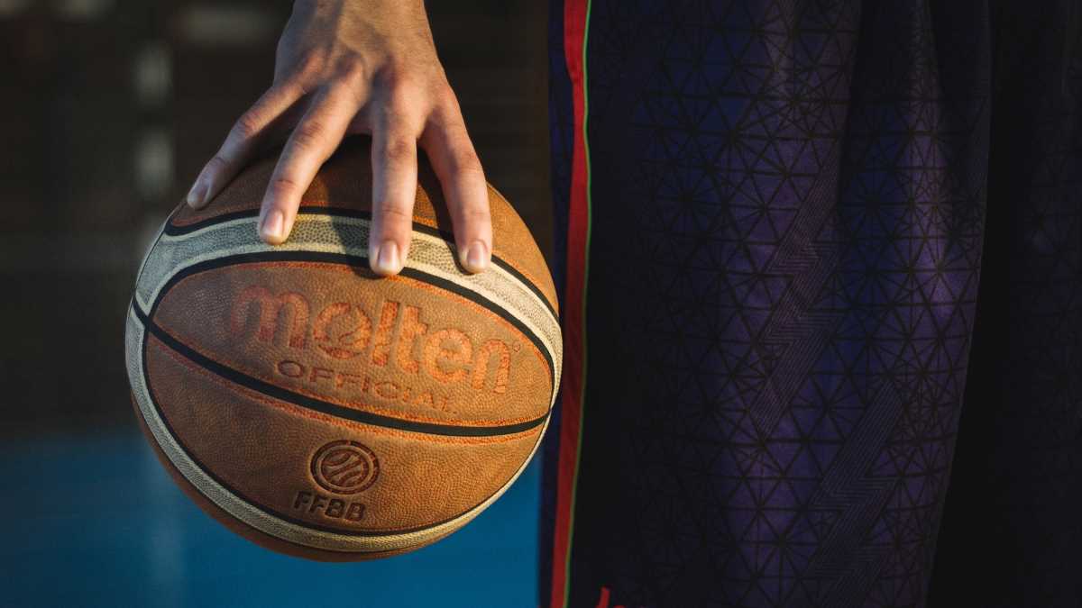 Μαθήματα για νέους διαιτητές μπάσκετ στην Καλαμάτα
