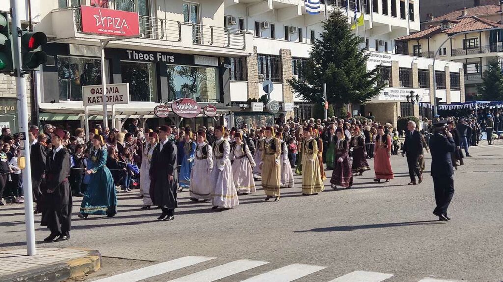 Παρέλαση στην Καστοριά (2)