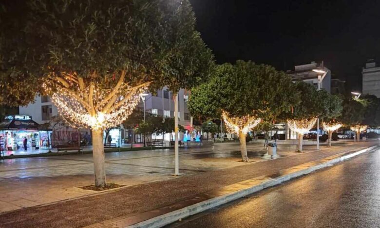 Στολισμός για τα Χριστούγεννα Καλαμάτα