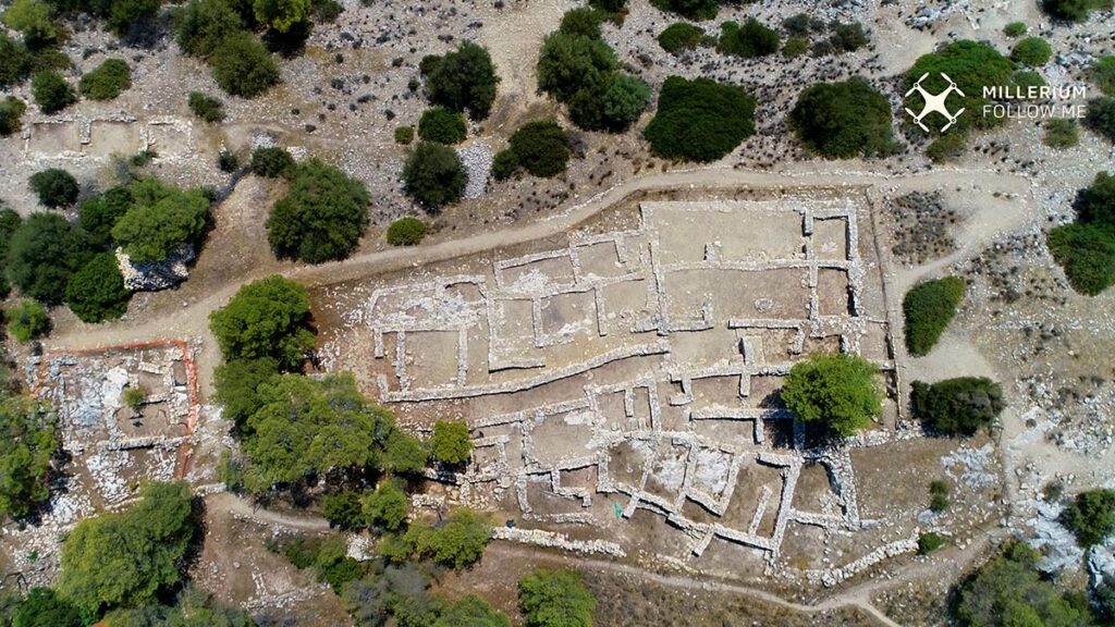 Μυκηναϊκή Ακρόπολη Κανακίων Σαλαμίνα (2)