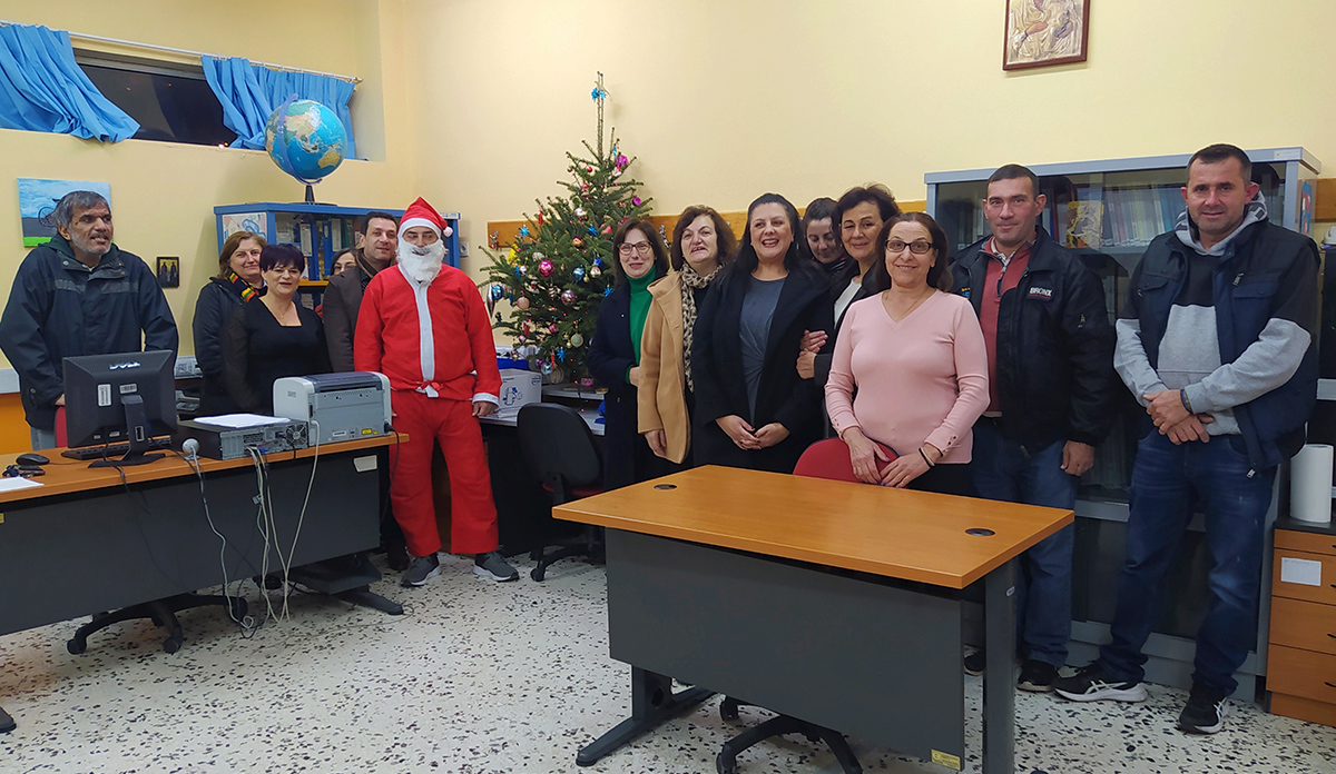 Ναύπλιο: Ο Άγιος Βασίλης έκανε είσοδο στο Σχολείο Δεύτερης Ευκαιρίας