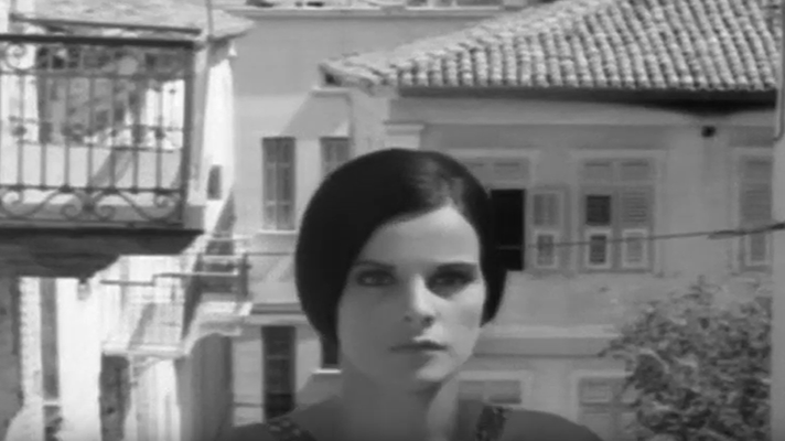 Οι ερωτικές περιπέτειες της Έλενας Ναθαναήλ στο Ναύπλιο του 1966 (Βίντεο)