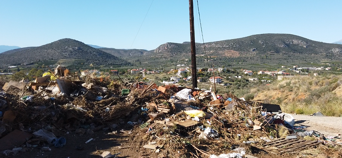 Φωτορεπορτάζ: Φτιάχνουν νέα χωματερή στα Λευκάκια;