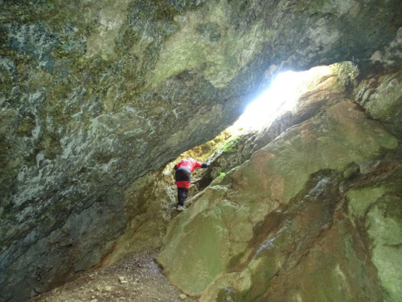 Σπήλαιο Φαρμακάς (2)