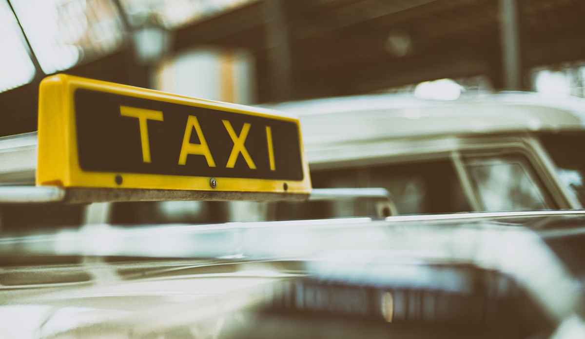 Συλλήψεις οδηγών ταξί στα ΚΤΕΛ Κηφισού – Αφαιρέθηκαν 22 άδειες και πινακίδες