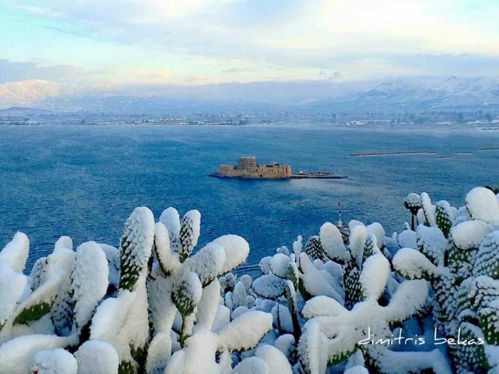 Χιόνια στο Ναύπλιο 2017 ΦΩΤΟ Δ ΜΠΕΚΑΣ (1)