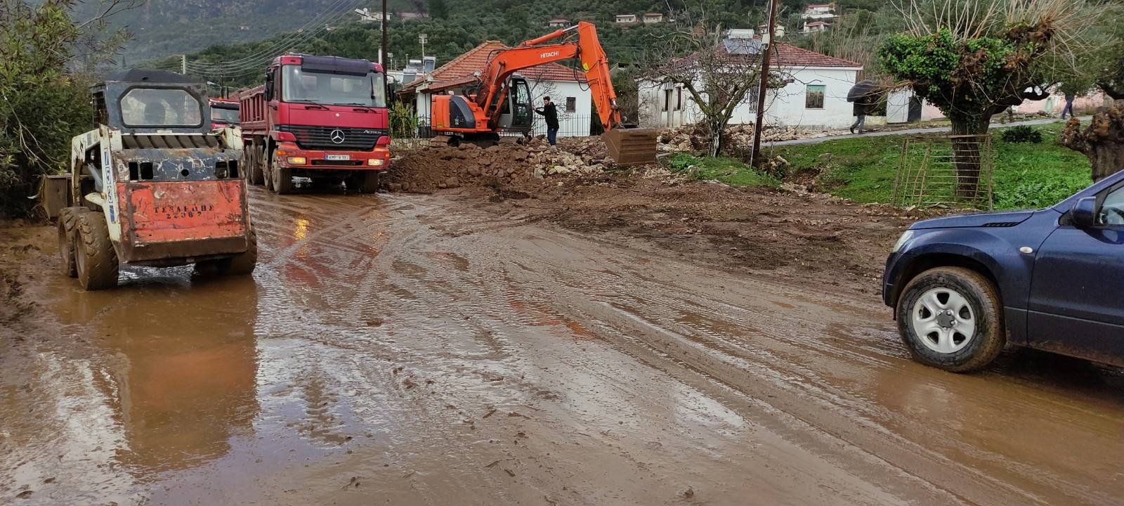 Η κακοκαιρία έπληξε την Άνω Μεσσηνία – Ζημιές από τη βροχή σε Διαβολίτσι και Κάτω Μέλπεια