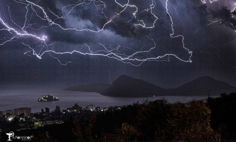 Κεραυνοί κακοκαιρία στο Τολό