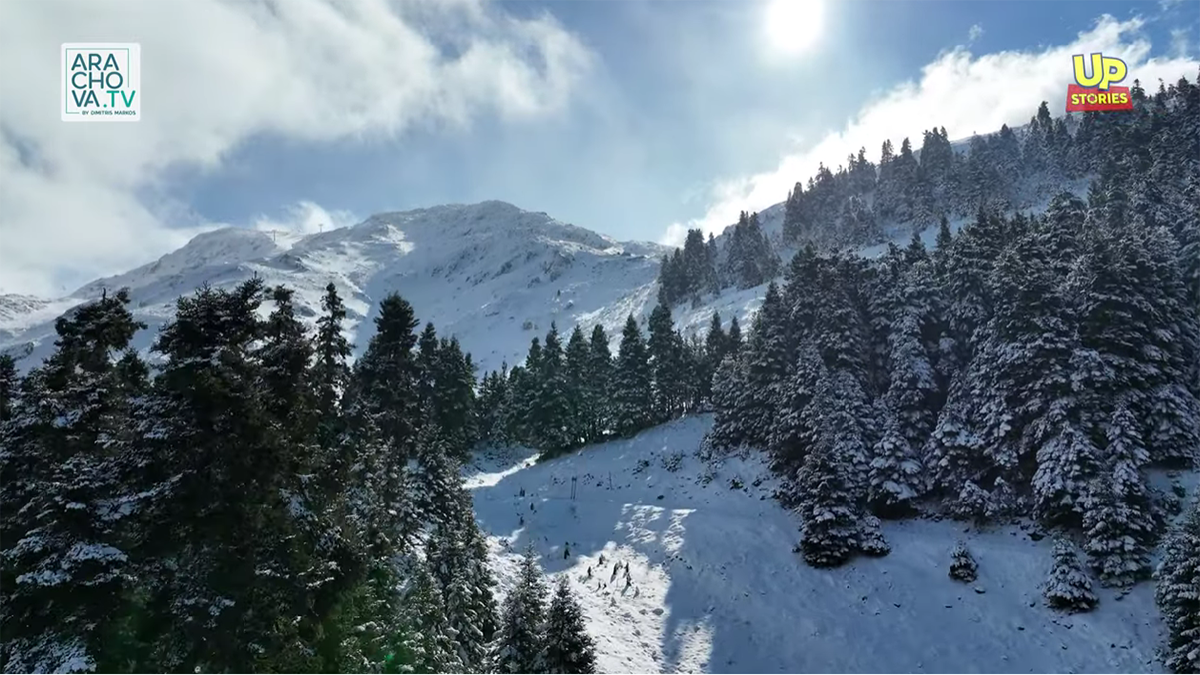 Τα πρώτα χιόνια έπεσαν στην αγαπημένη «Μέκα» των Ελλήνων σκιέρ (Βίντεο)