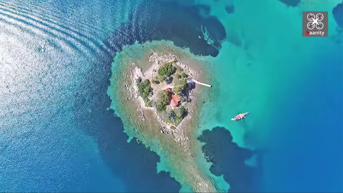 Το ερωτιάρικο νησάκι σε απόσταση αναπνοής από τον Πόρο όπου όλοι θέλουν να παντρευτούν!