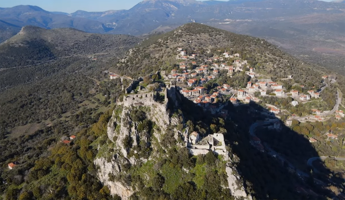 Η κρυφή γοητεία του Μοριά μέσα από το χωριό του πεντοχίλιαρου