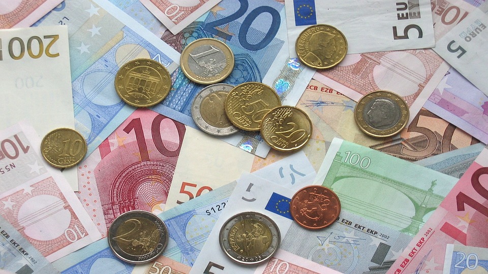 Στα 780 ευρώ ο κατώτατος μισθός από 1η Απριλίου