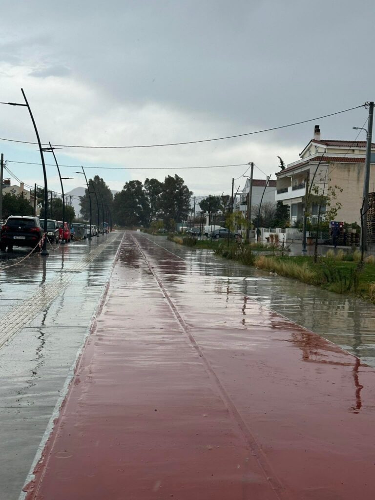 Αιγίου φρεάτια πεζοδρόμια τυφλών (22)